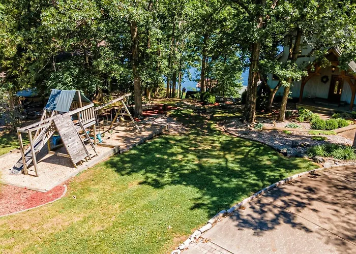 3-slip Dock, Kayaks, Playground *